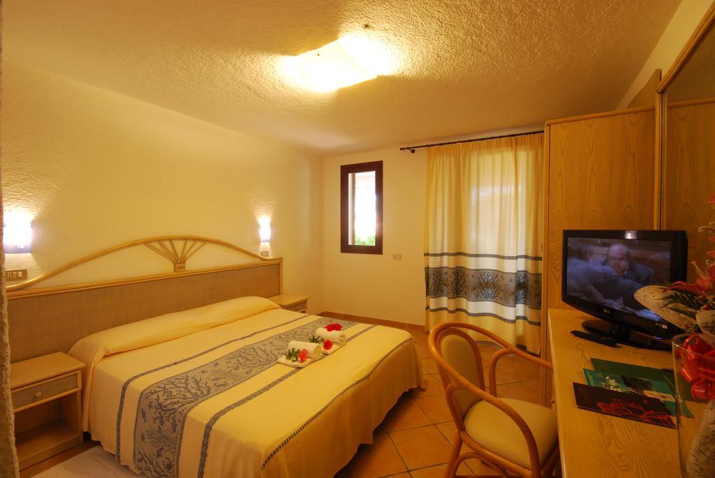 Hotel Mon Repos Baja Sardinia Bilik gambar