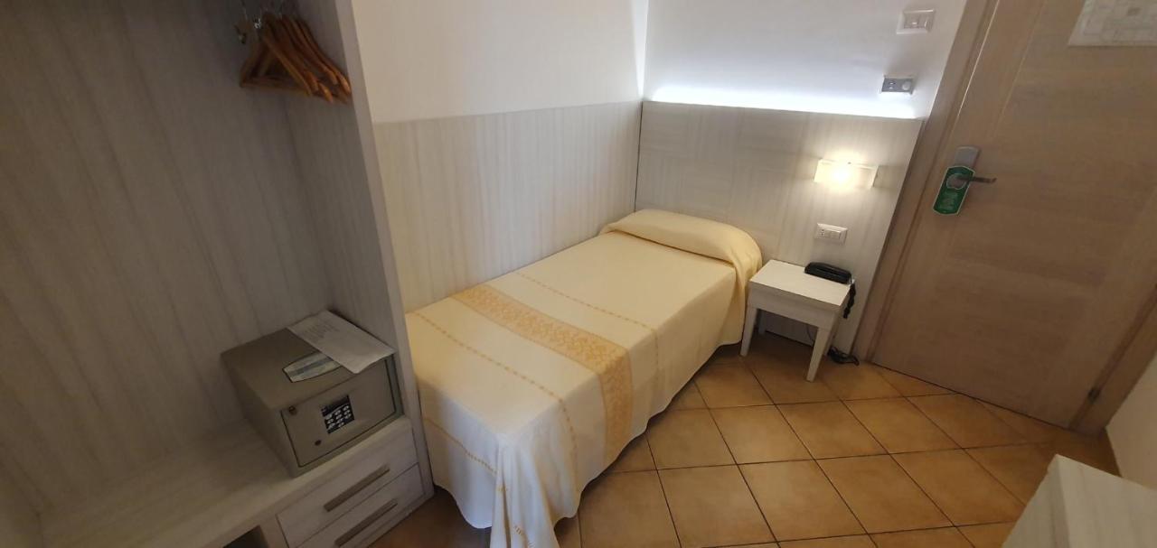 Hotel Mon Repos Baja Sardinia Luaran gambar